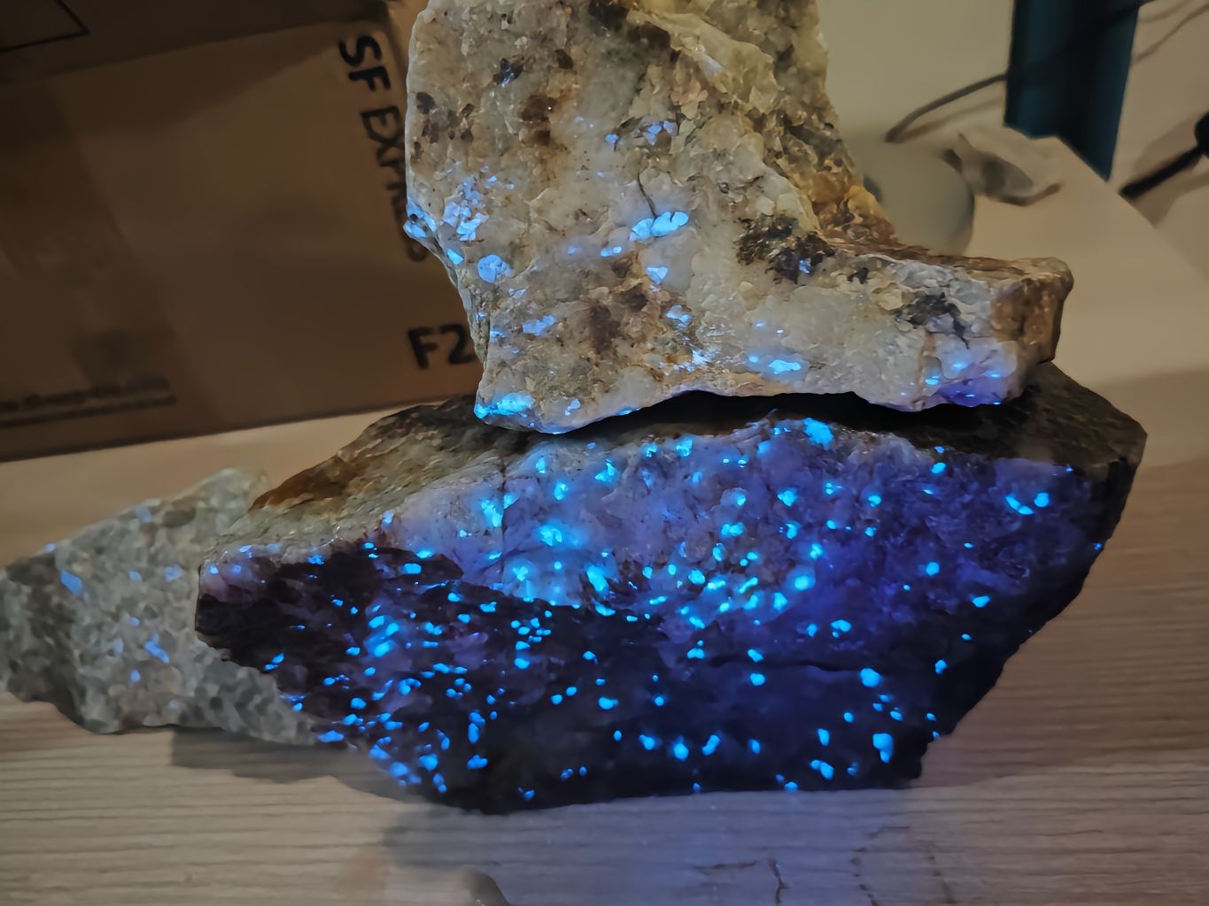 白黑钨矿能用同一种设备分选？