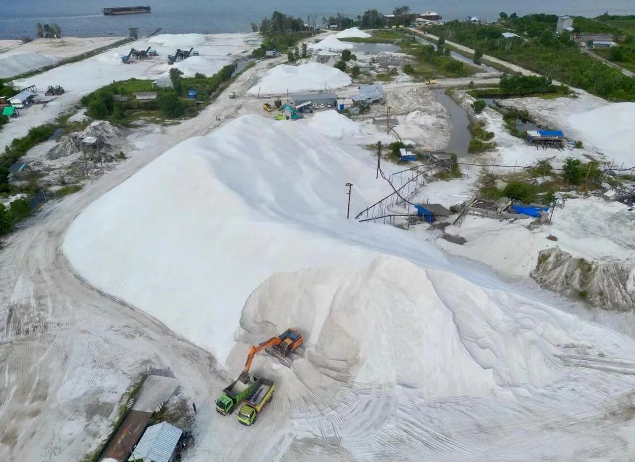 印尼石英砂价值翻倍：矿坑至高价市场的分选核心